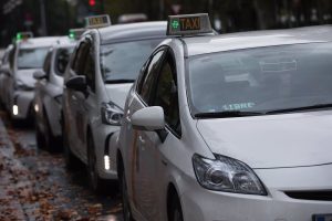 El Instituto del Taxi de Sevilla otorga 43 nuevas autorizaciones para doble turno a conductores asalariados o autónomos.