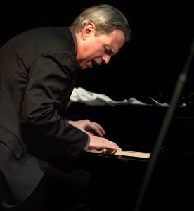Este sábado, el renombrado pianista estadounidense David Hazeltine se presenta en concierto en Assejazz