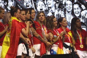 Mairena da luz verde a la dedicación de calles a la selección femenina de fútbol, Paco Candela y Ezequiel Martínez
