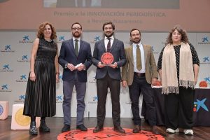 Nazarenos, la revista sevillana, es galardonada con el premio a la innovación periodística por el Club Abierto de Editores.