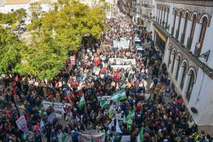 Protesta masiva en Osuna (Sevilla) contra los recortes y el deterioro de la sanidad en la región