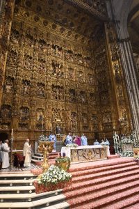 Sevilla conmemora la festividad de la Inmaculada Concepción con una misa en la Catedral y el tradicional baile de los Seises.